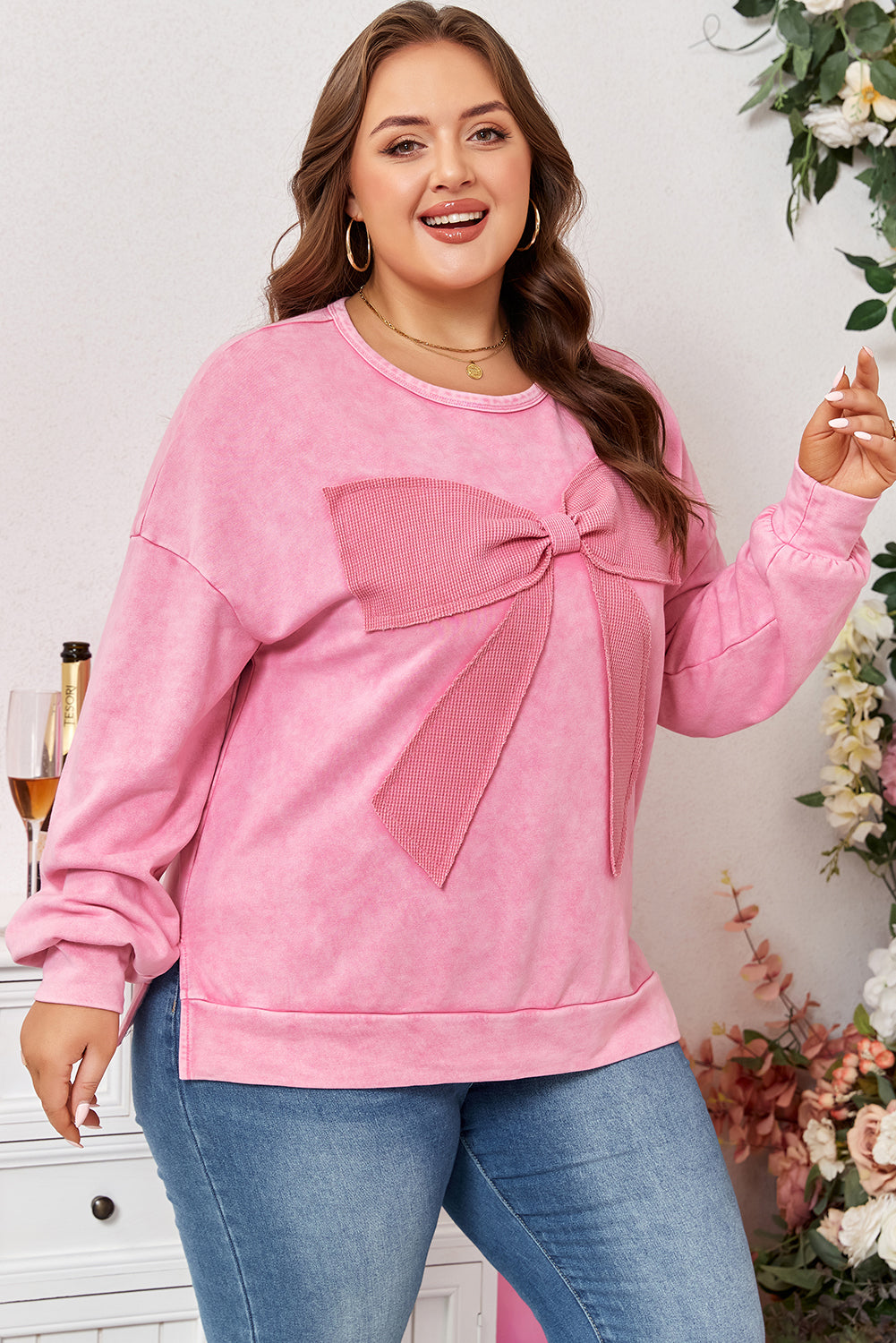 Pink Bowknot Patchwork Graphic Mineral Wash Plus Size Sweatshirt