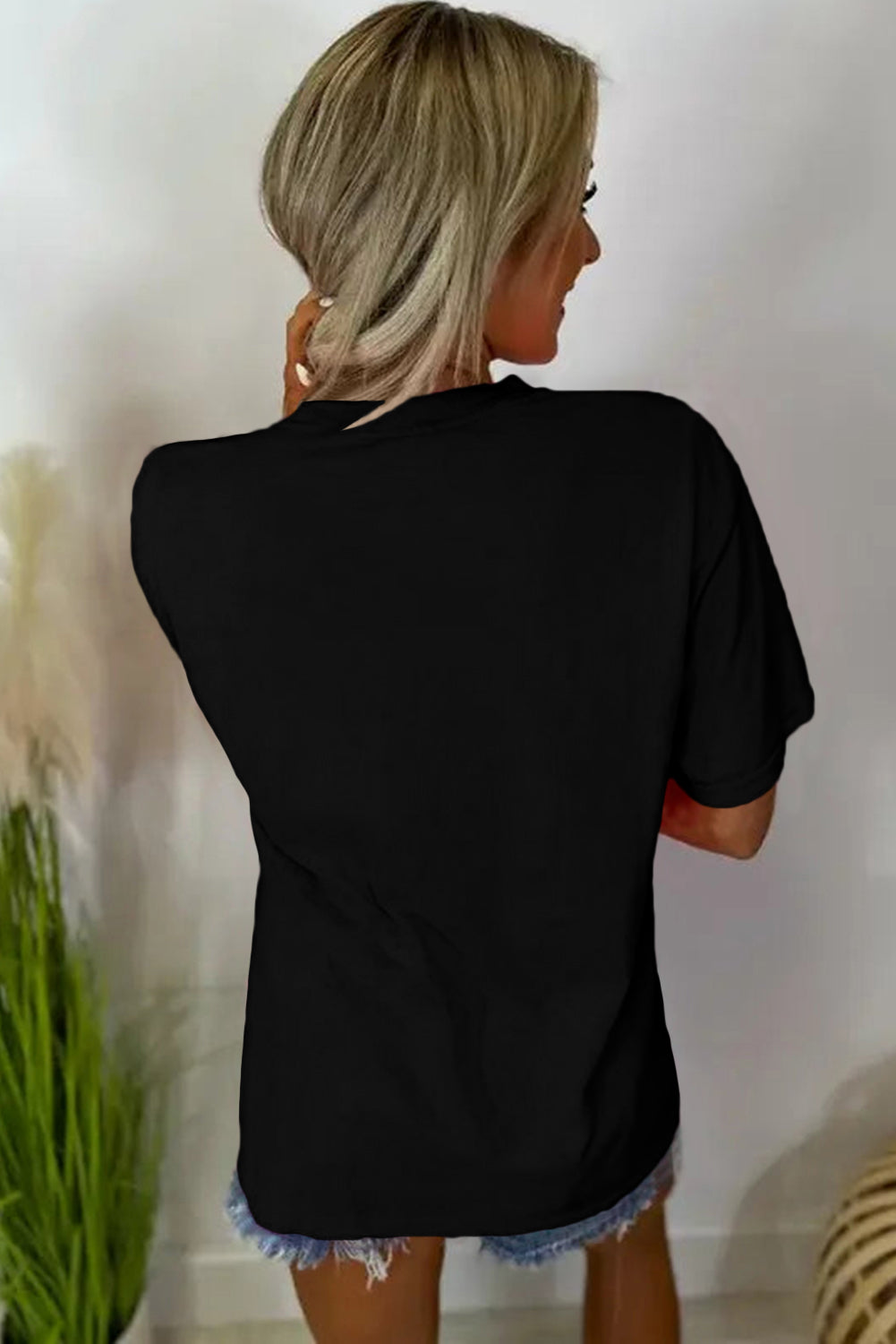 Black ‘MAMA’ Outlined T Shirt